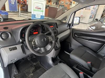 2015 Nissan NV200 S   - Photo 11 - Hamilton, OH 45015