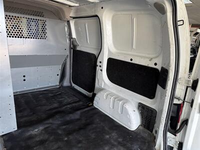 2015 Nissan NV200 S   - Photo 24 - Hamilton, OH 45015