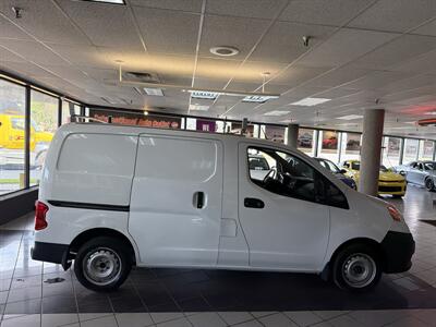 2015 Nissan NV200 S   - Photo 5 - Hamilton, OH 45015