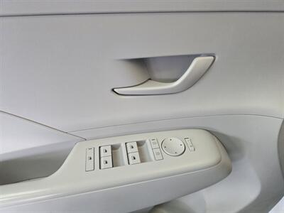 2024 Hyundai KONA SE 4DR SUV AWD - Photo 16 - Hamilton, OH 45015