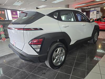 2024 Hyundai KONA SE 4DR SUV AWD - Photo 4 - Hamilton, OH 45015