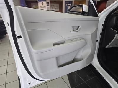 2024 Hyundai KONA SE 4DR SUV AWD - Photo 7 - Hamilton, OH 45015