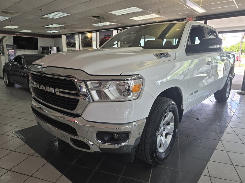 2021 RAM 1500 Big Horn/CREW CAB/4X4   - Photo 1 - Hamilton, OH 45015
