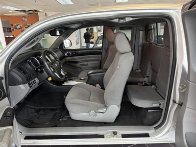 2013 Toyota Tacoma Base 4DR ACCESS CAB - Photo 11 - Hamilton, OH 45015