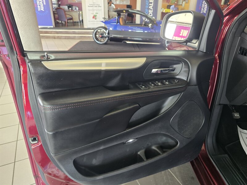2019 Dodge Grand Caravan GT 3DR MINI-VAN - Photo 7 - Hamilton, OH 45015