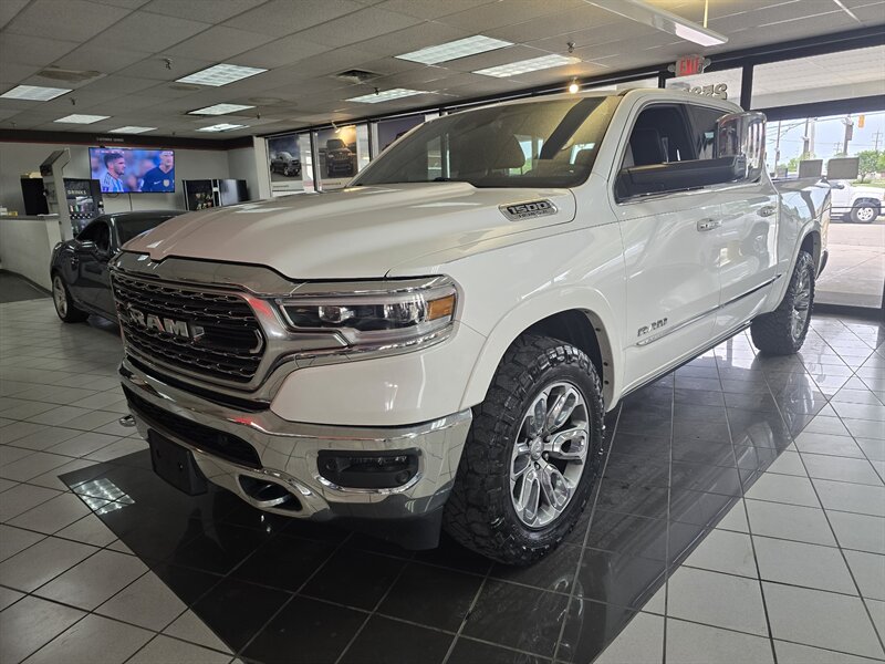 2019 RAM 1500 Limited 4dr CREW CAB 4X4/HEMI   - Photo 1 - Hamilton, OH 45015