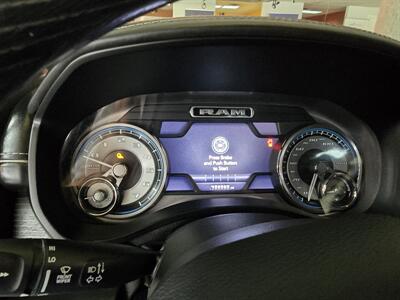 2019 RAM 1500 Limited 4dr CREW CAB 4X4/HEMI - Photo 8 - Hamilton, OH 45015