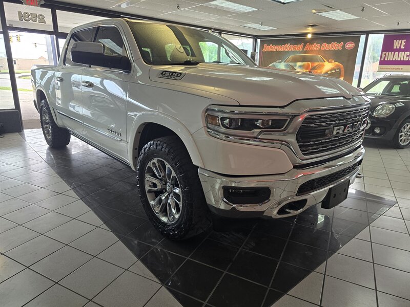 2019 RAM 1500 Limited 4dr CREW CAB 4X4/HEMI - Photo 3 - Hamilton, OH 45015