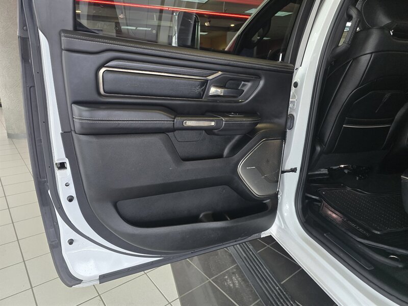 2019 RAM 1500 Limited 4dr CREW CAB 4X4/HEMI - Photo 16 - Hamilton, OH 45015