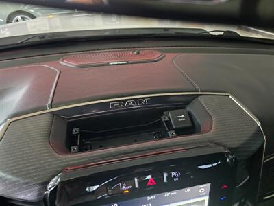 2019 RAM 1500 Limited 4dr CREW CAB 4X4/HEMI - Photo 12 - Hamilton, OH 45015