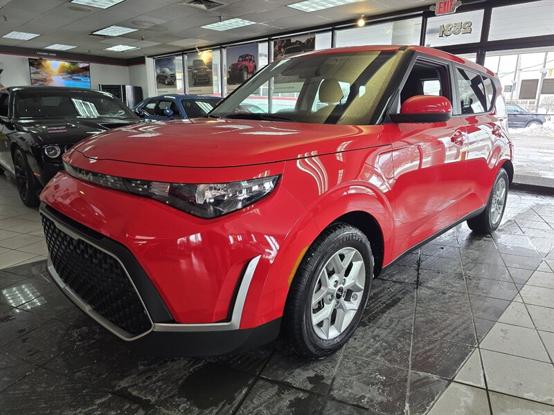 2024 Kia Soul LX   - Photo 1 - Hamilton, OH 45015