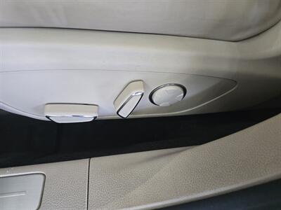2017 Lincoln MKZ/Zephyr Reserve   - Photo 18 - Hamilton, OH 45015