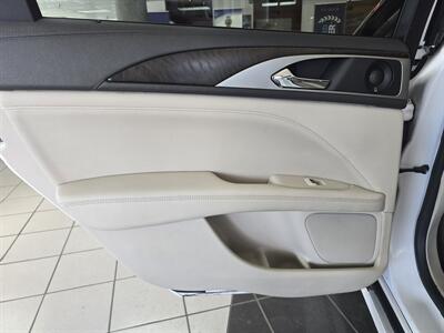 2017 Lincoln MKZ/Zephyr Reserve   - Photo 10 - Hamilton, OH 45015