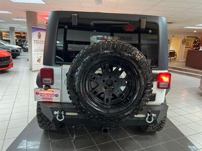 2016 Jeep Wrangler Unlimited Sahara 4X4 4DR SUV   - Photo 6 - Hamilton, OH 45015