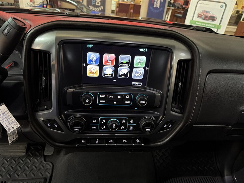 2018 Chevrolet Silverado 1500 LTZ - Photo 16 - Hamilton, OH 45015