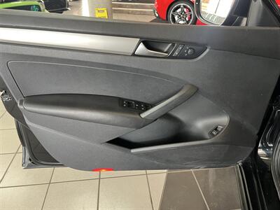 2012 Volkswagen Passat S 4DR SEDAN/5SPEED - Photo 18 - Hamilton, OH 45015