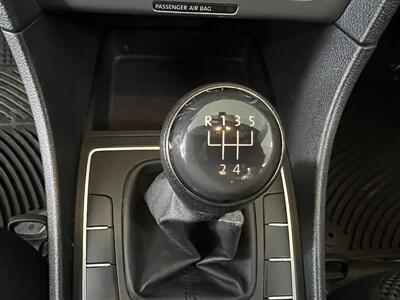 2012 Volkswagen Passat S 4DR SEDAN/5SPEED - Photo 17 - Hamilton, OH 45015