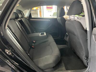 2012 Volkswagen Passat S 4DR SEDAN/5SPEED - Photo 23 - Hamilton, OH 45015