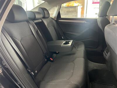 2012 Volkswagen Passat S 4DR SEDAN/5SPEED - Photo 24 - Hamilton, OH 45015