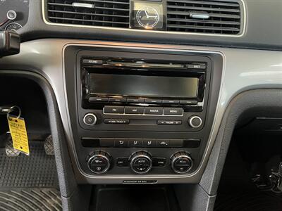 2012 Volkswagen Passat S 4DR SEDAN/5SPEED - Photo 15 - Hamilton, OH 45015