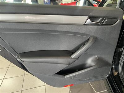 2012 Volkswagen Passat S 4DR SEDAN/5SPEED - Photo 21 - Hamilton, OH 45015