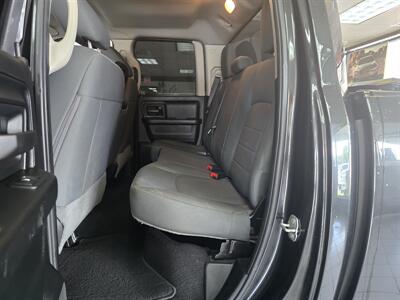 2018 RAM 1500 Express 4DR QUAD CAB 4X4 - Photo 11 - Hamilton, OH 45015