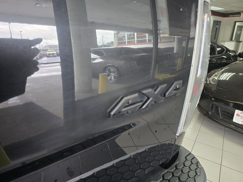 2018 RAM 1500 Express 4DR QUAD CAB 4X4 - Photo 30 - Hamilton, OH 45015