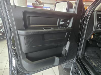 2018 RAM 1500 Express 4DR QUAD CAB 4X4 - Photo 7 - Hamilton, OH 45015