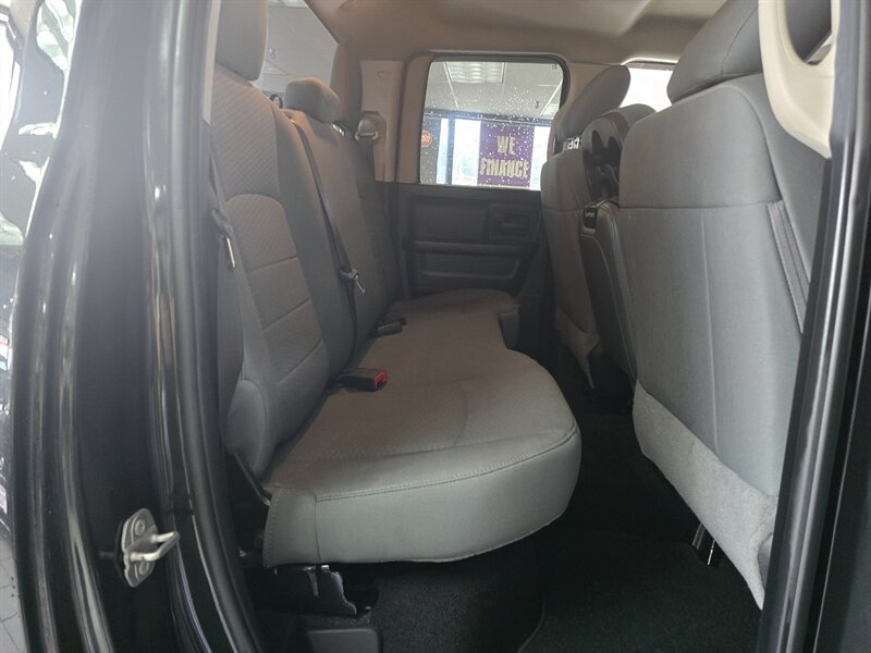 2018 RAM 1500 Express 4DR QUAD CAB 4X4 - Photo 16 - Hamilton, OH 45015