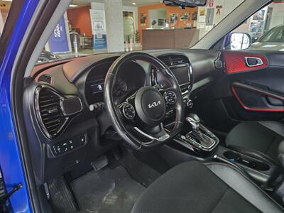 2022 Kia Soul Turbo 4DR CROSSOVER   - Photo 8 - Hamilton, OH 45015