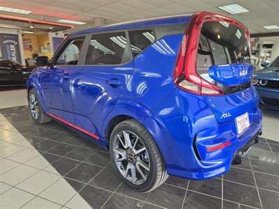 2022 Kia Soul Turbo 4DR CROSSOVER   - Photo 6 - Hamilton, OH 45015