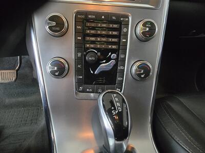 2017 Volvo XC60 T5 Dynamic   - Photo 23 - Hamilton, OH 45015