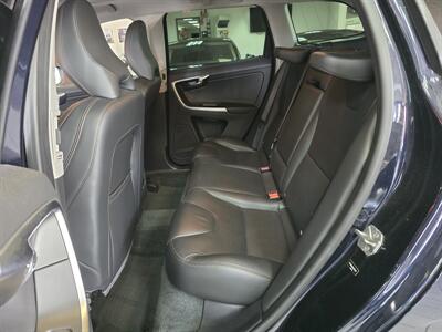 2017 Volvo XC60 T5 Dynamic   - Photo 9 - Hamilton, OH 45015