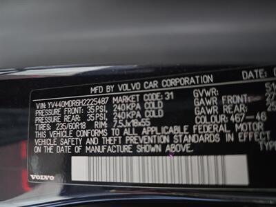 2017 Volvo XC60 T5 Dynamic   - Photo 38 - Hamilton, OH 45015