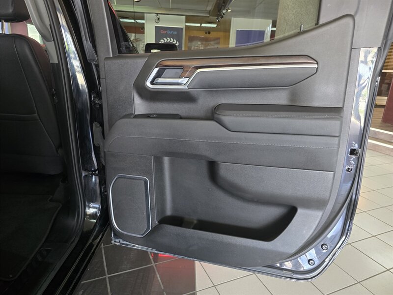 2025 GMC Sierra 1500 SLT - Photo 17 - Hamilton, OH 45015