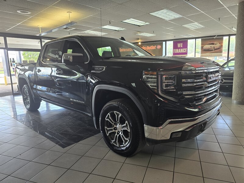 2025 GMC Sierra 1500 SLT - Photo 2 - Hamilton, OH 45015