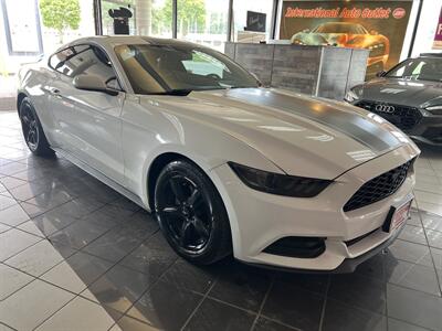 2017 Ford Mustang V6 2DR COUPE   - Photo 4 - Hamilton, OH 45015