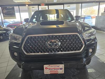 2019 Toyota Tacoma TRD Off-Road 4DR ACCESS CAB 4X4/V6   - Photo 2 - Hamilton, OH 45015