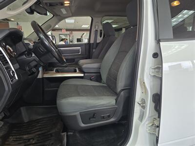 2017 RAM 1500 Big Horn/CREW CAB/HEMI/4X4   - Photo 9 - Hamilton, OH 45015