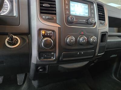 2017 RAM 1500 Express-CREW CAB-4X4-HEMI   - Photo 17 - Hamilton, OH 45015