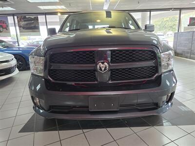 2017 RAM 1500 Express-CREW CAB-4X4-HEMI   - Photo 2 - Hamilton, OH 45015