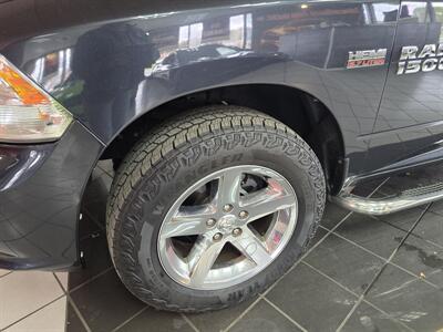 2017 RAM 1500 Express-CREW CAB-4X4-HEMI   - Photo 25 - Hamilton, OH 45015