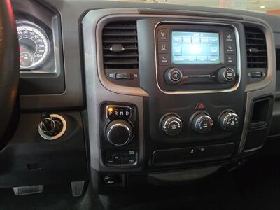 2017 RAM 1500 Express-CREW CAB-4X4-HEMI   - Photo 15 - Hamilton, OH 45015