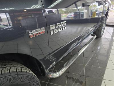 2017 RAM 1500 Express-CREW CAB-4X4-HEMI   - Photo 21 - Hamilton, OH 45015