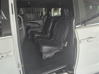 2025 Chrysler Pacifica Select 4DR MINI-VAN - Photo 10 - Hamilton, OH 45015