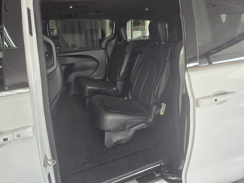 2025 Chrysler Pacifica Select 4DR MINI-VAN - Photo 10 - Hamilton, OH 45015