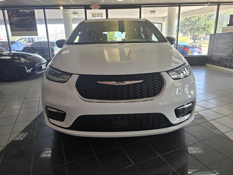 2025 Chrysler Pacifica Select 4DR MINI-VAN  