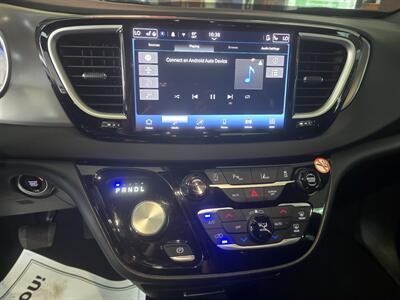 2025 Chrysler Pacifica Select 4DR MINI-VAN - Photo 25 - Hamilton, OH 45015