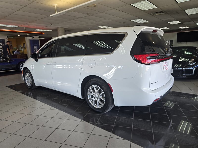 2025 Chrysler Pacifica Select 4DR MINI-VAN - Photo 7 - Hamilton, OH 45015