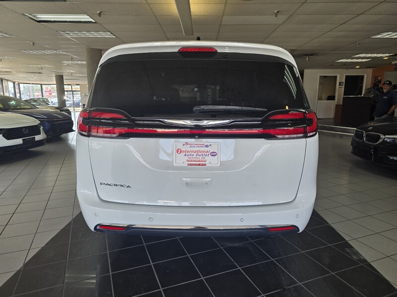 2025 Chrysler Pacifica Select 4DR MINI-VAN - Photo 6 - Hamilton, OH 45015